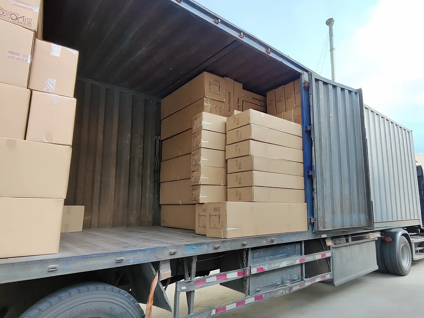 Packed artificial green wall panels prepared for export shipment